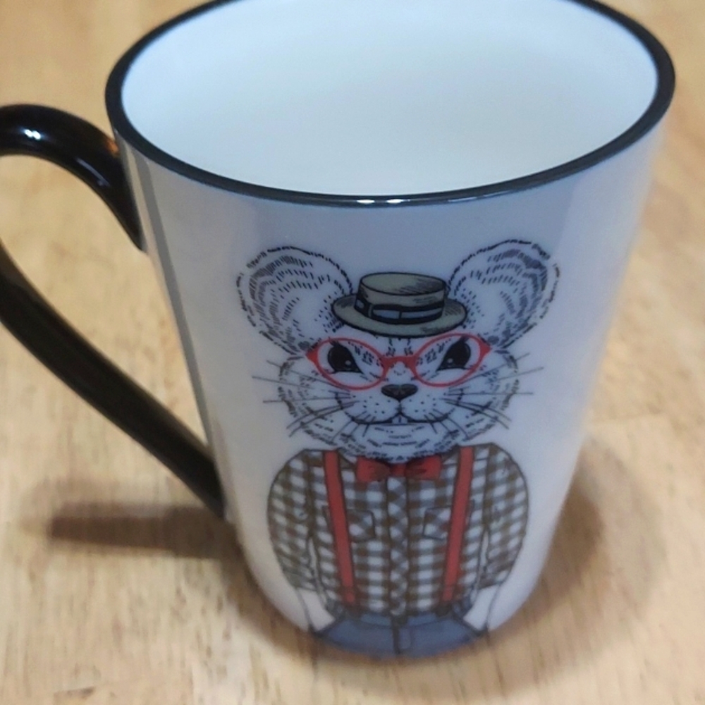 SIGNATURE HIPSTER MOUSE MUG